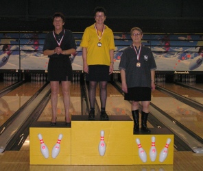 IR-Veterans-20042005-PodiumDames1S.jpg (44266 octets)